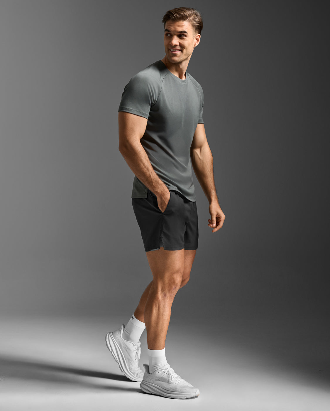 2xu-aero-tee-maglia-running-grigio-traspirante image 4