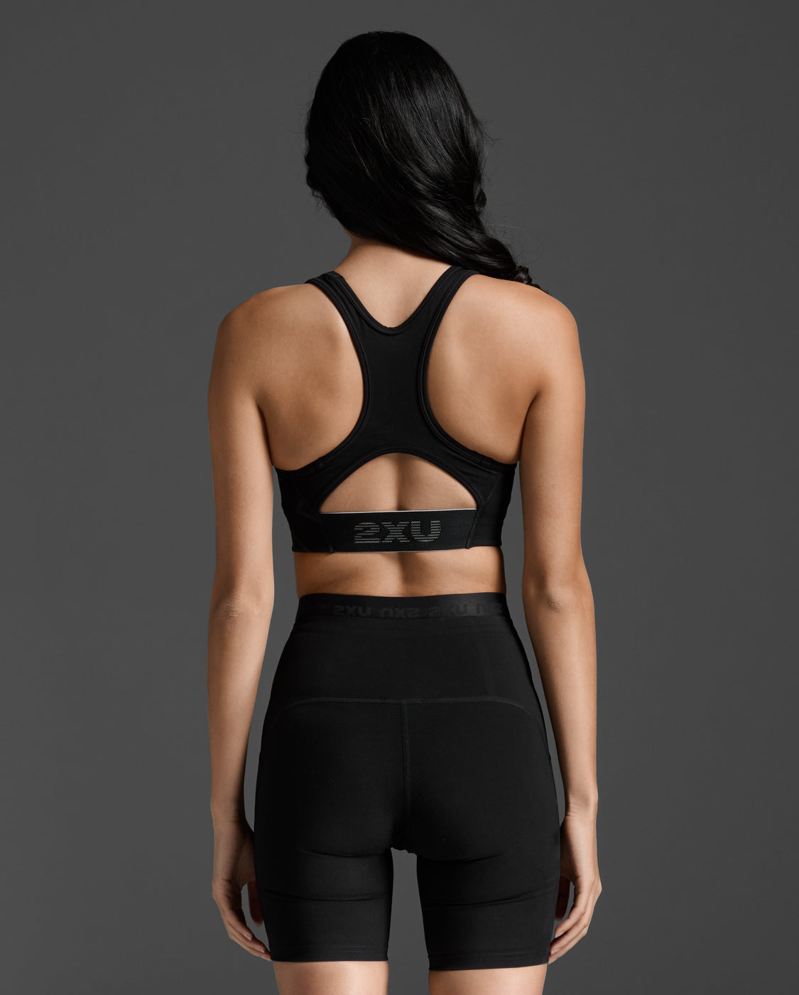 2xu-motion-reggiseno-sportivo-racerback-nero image 2