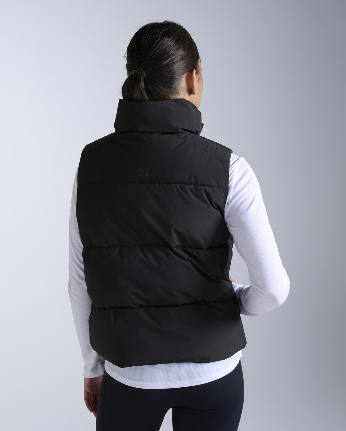 2xu-women-s-insulation-puffer-vest-gilet-nero image 6
