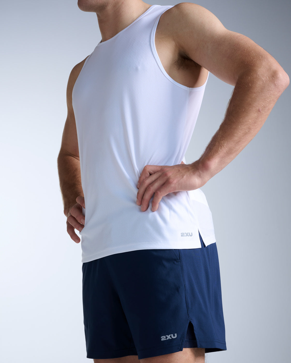 2xu-aero-tank-uomo-bianco-slim-canotta-running-traspirante image 2