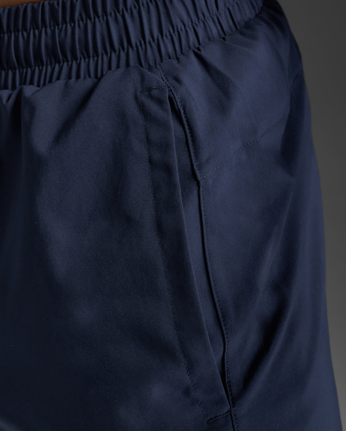 2xu-aspire-5-inch-shorts-uomo-pantaloncini-running-blu-navy image 6