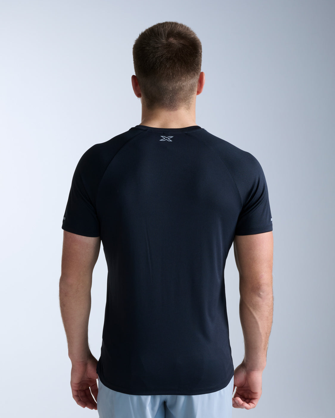 2xu-aero-tee-maglia-running-nero image 6