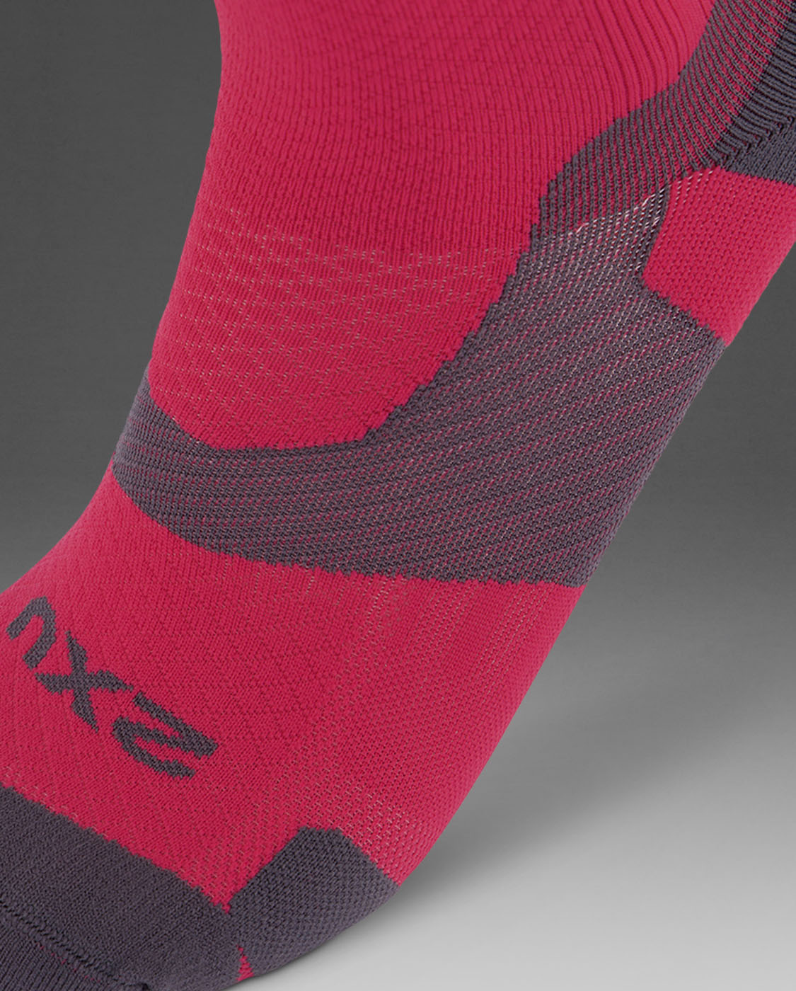 2xu-vectr-light-cushion-full-length-compression-socks-running image 2