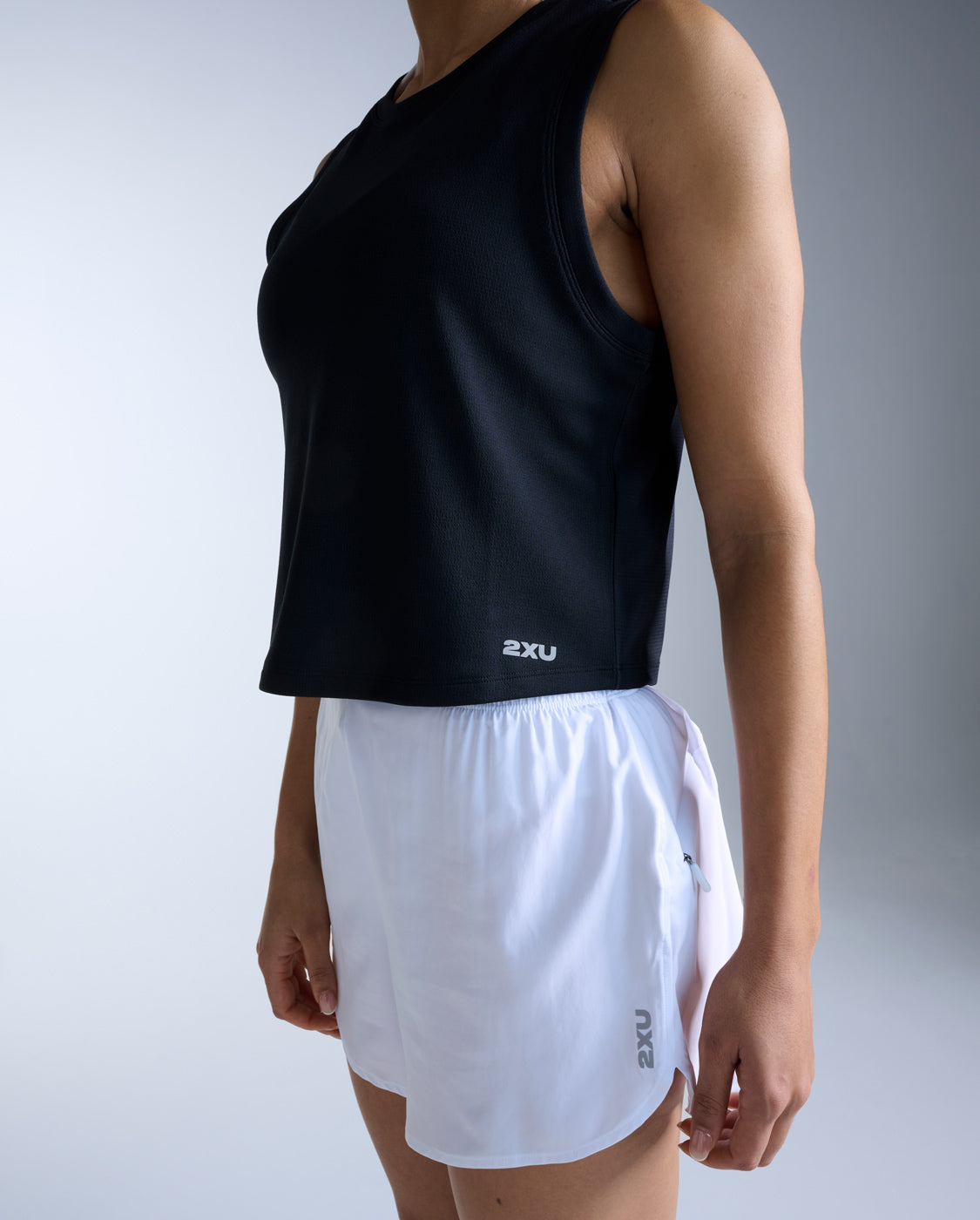 2xu-aero-mesh-crop-tank-donna-nero-slim image 4