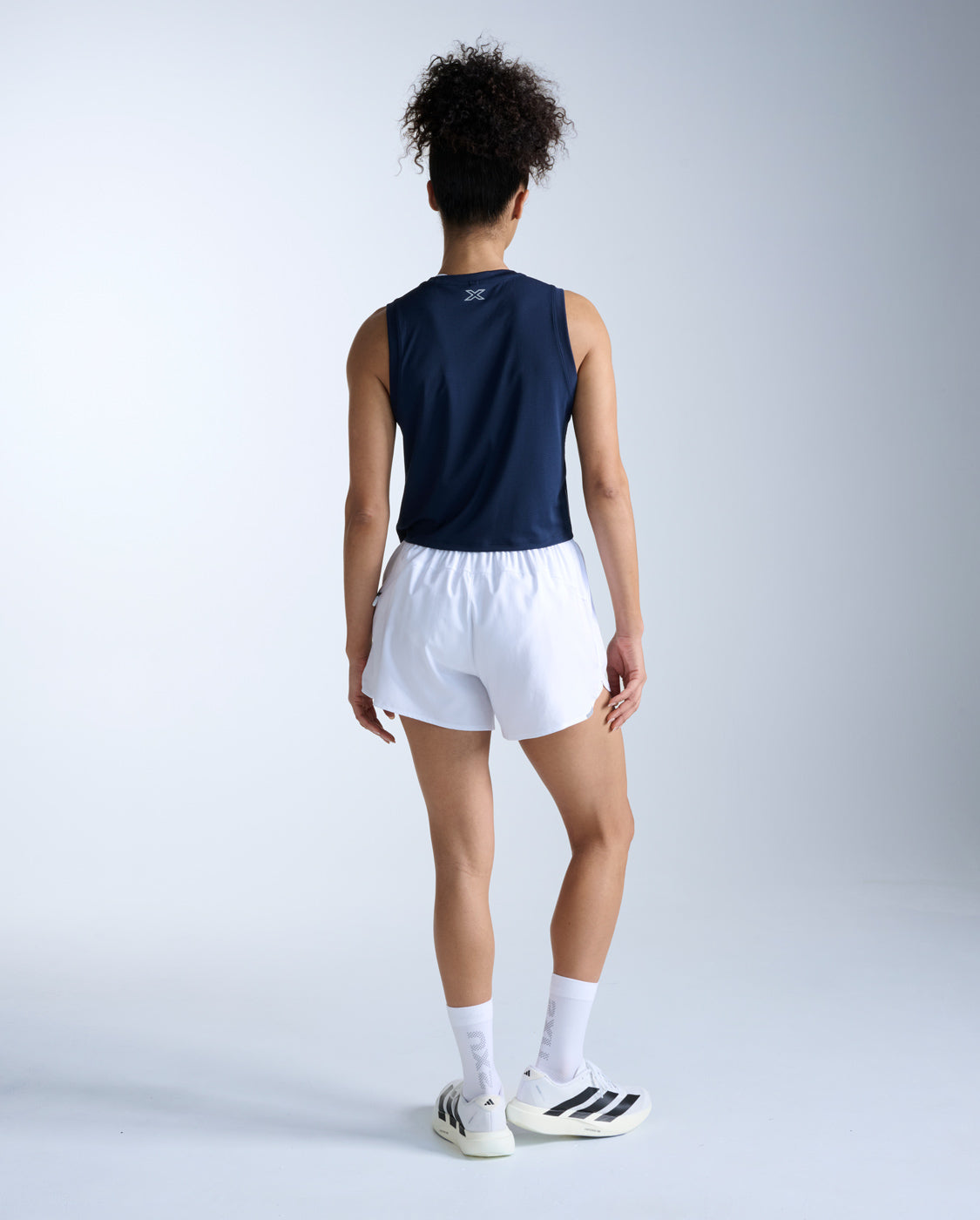 2xu-aero-mesh-crop-tank-canotta-running-donna-blu image 8