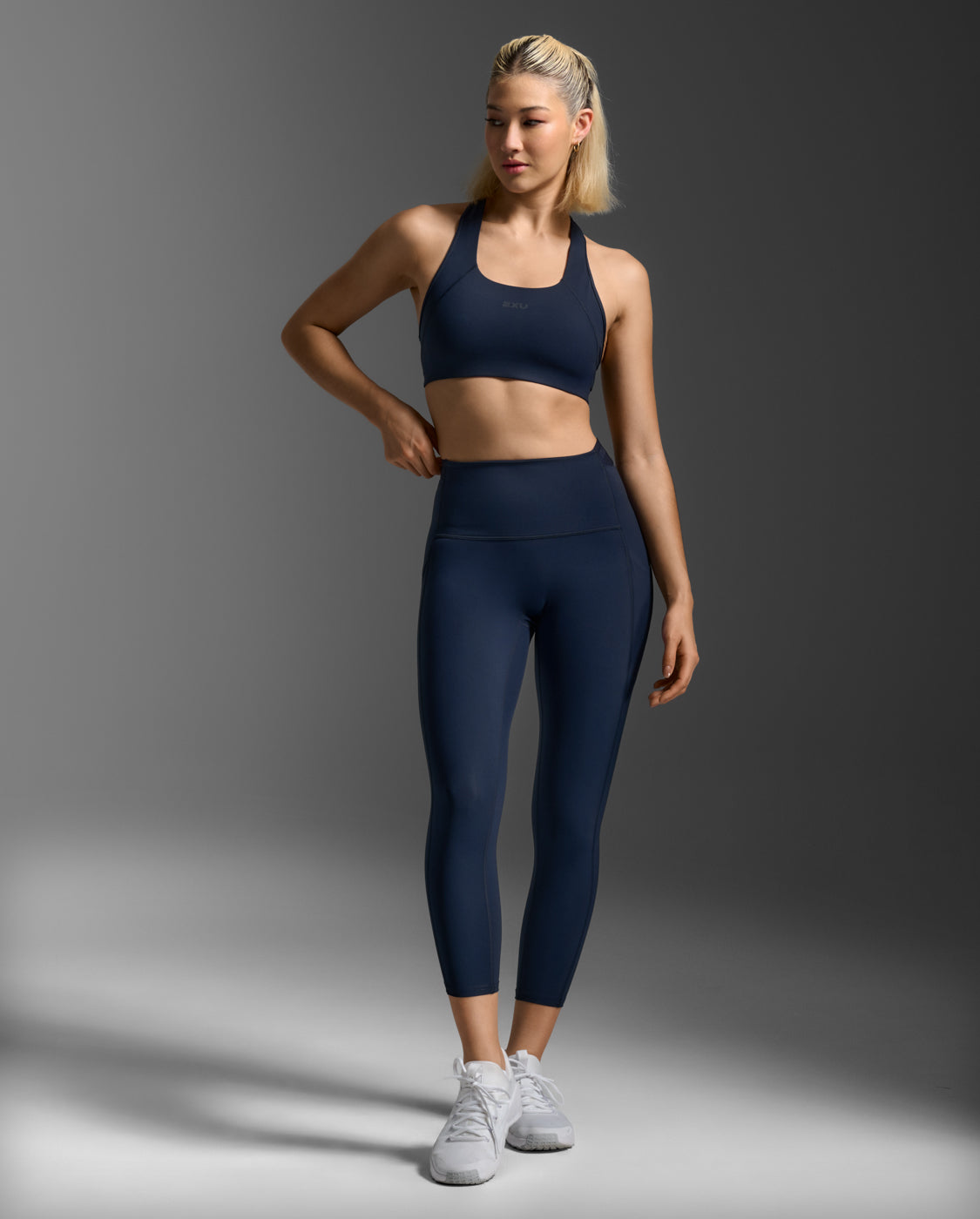 2xu-form-stash-hi-rise-leggings-compressione-7-8-con-tasche-blu-navy image 2