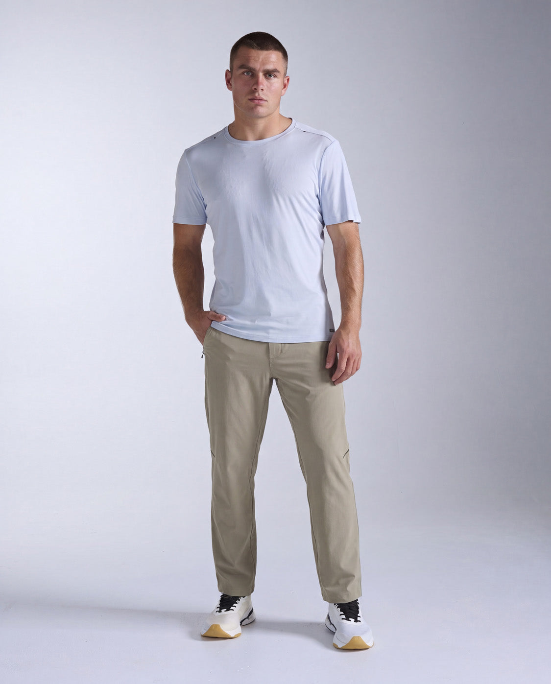 2xu-aero-trail-jogger-uomo-beige image 2