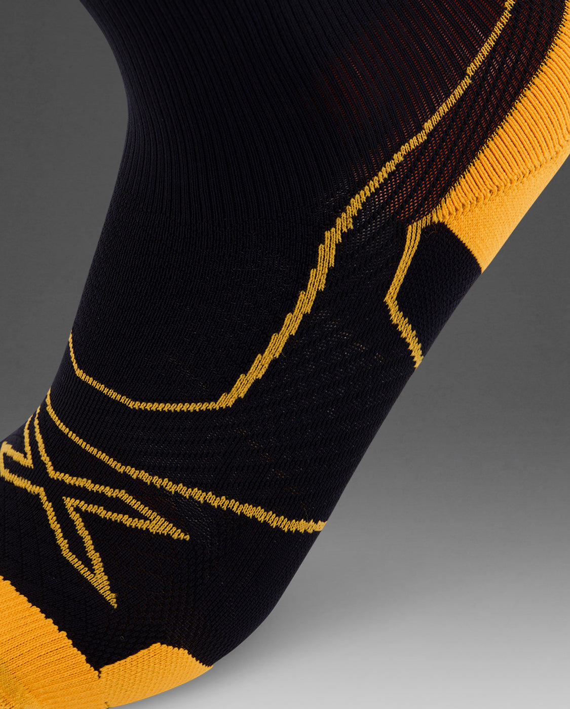 2xu-vectr-cushion-crew-calze-training-uomo-nero-arancio image 2