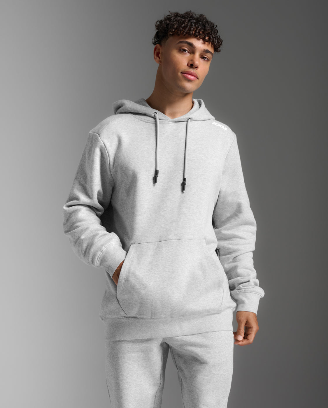 2xu-aspire-pullover-hoodie-uomo-grigio-felpa-cappuccio image 2