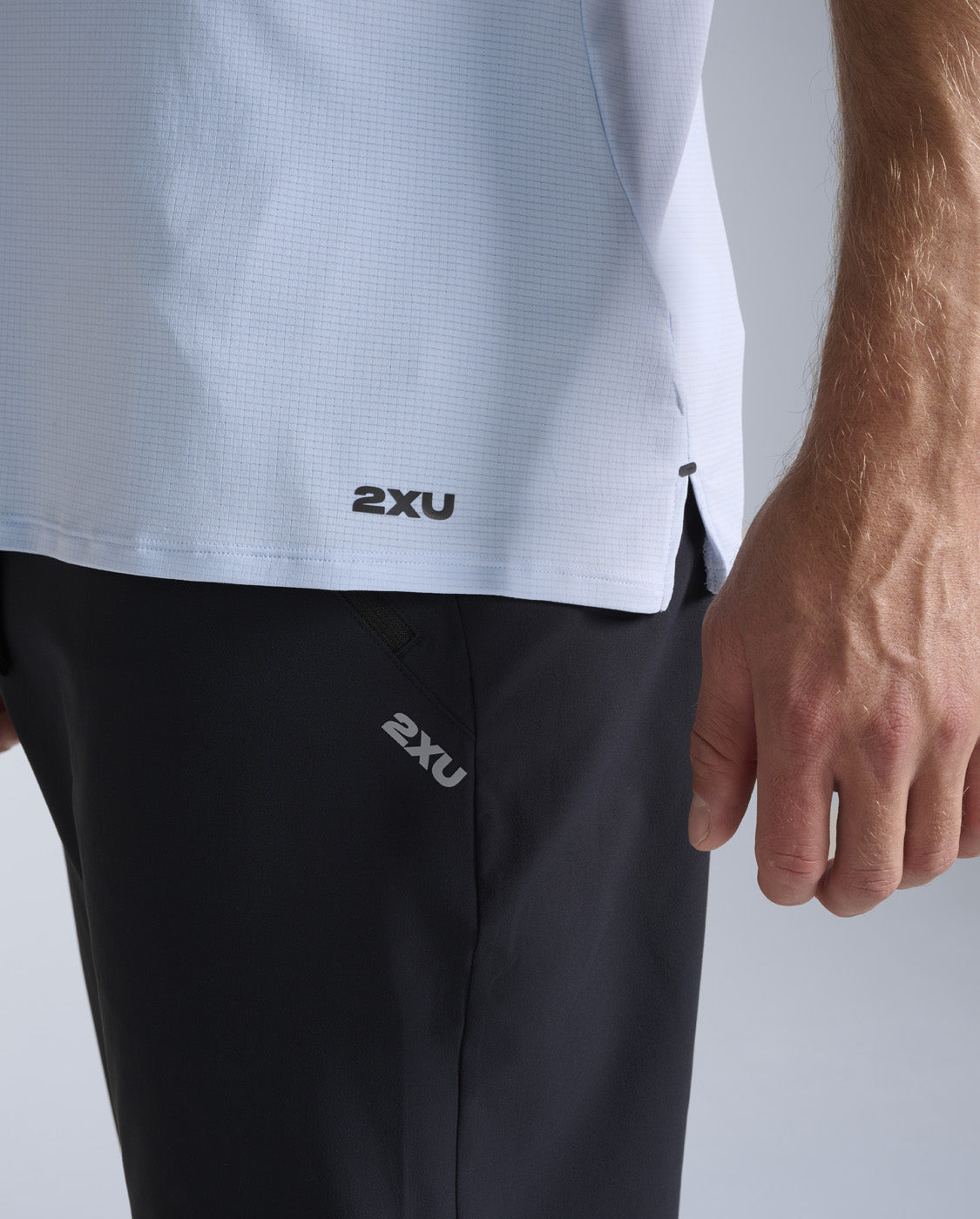 2xu-aero-trail-tee-maglia-trail-running-uomo-regular-fit-blu image 6