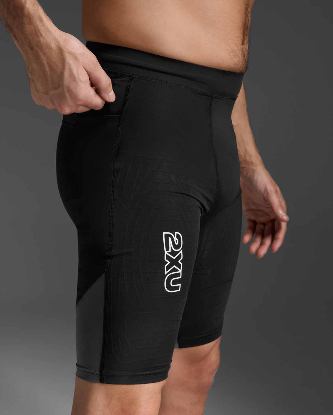 2xu-light-speed-react-compression-shorts-neri-pantaloncini-running-compressivi image 6