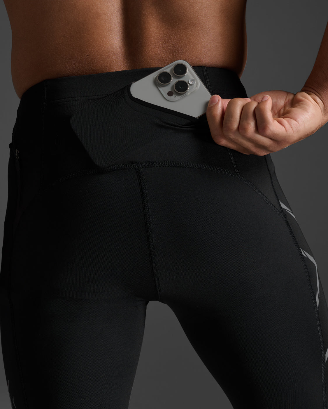2xu-light-speed-compression-shorts-running-nero image 7