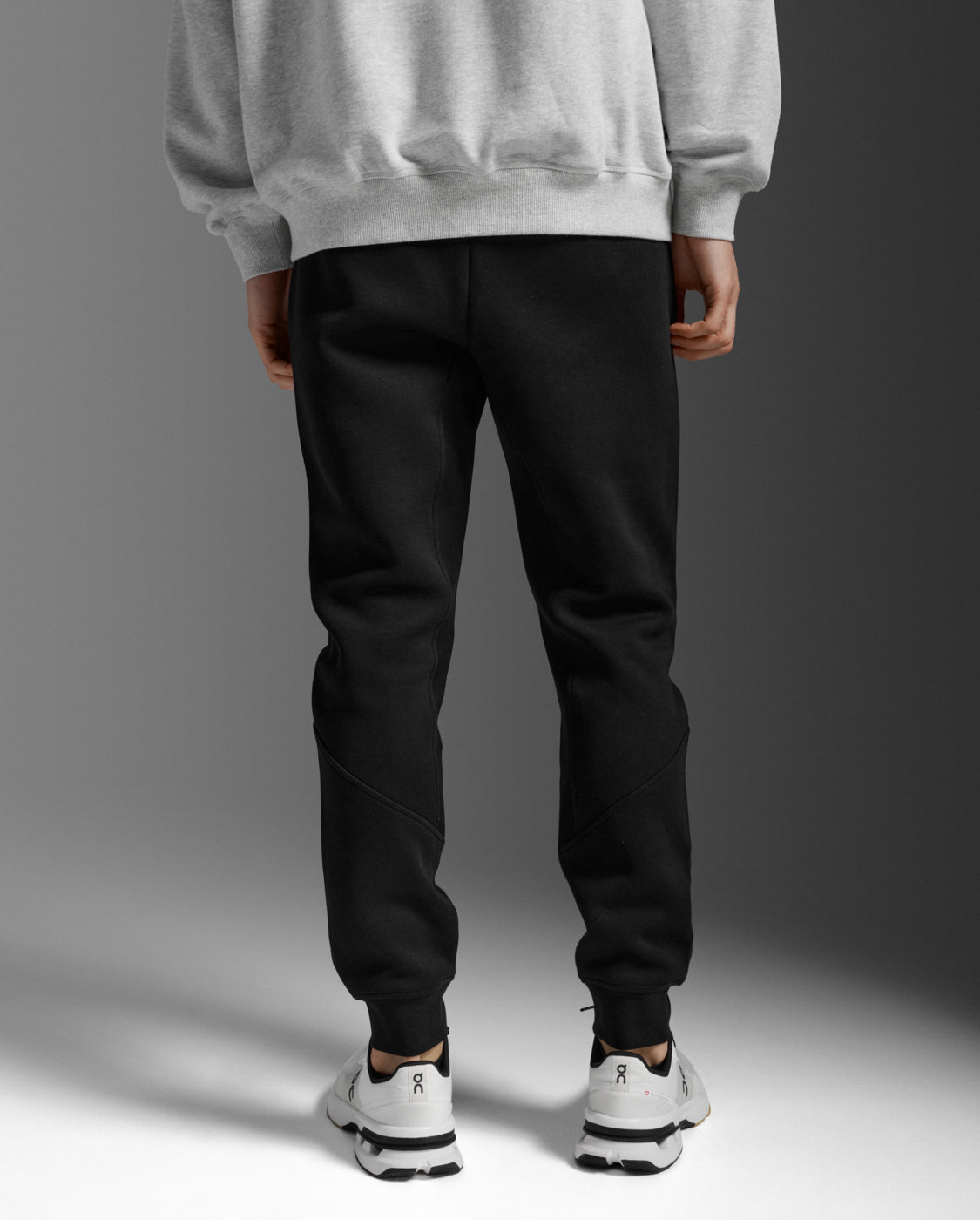 2xu-commute-smooth-spacer-trackpants-pantaloni-tuta-uomo-nero image 3