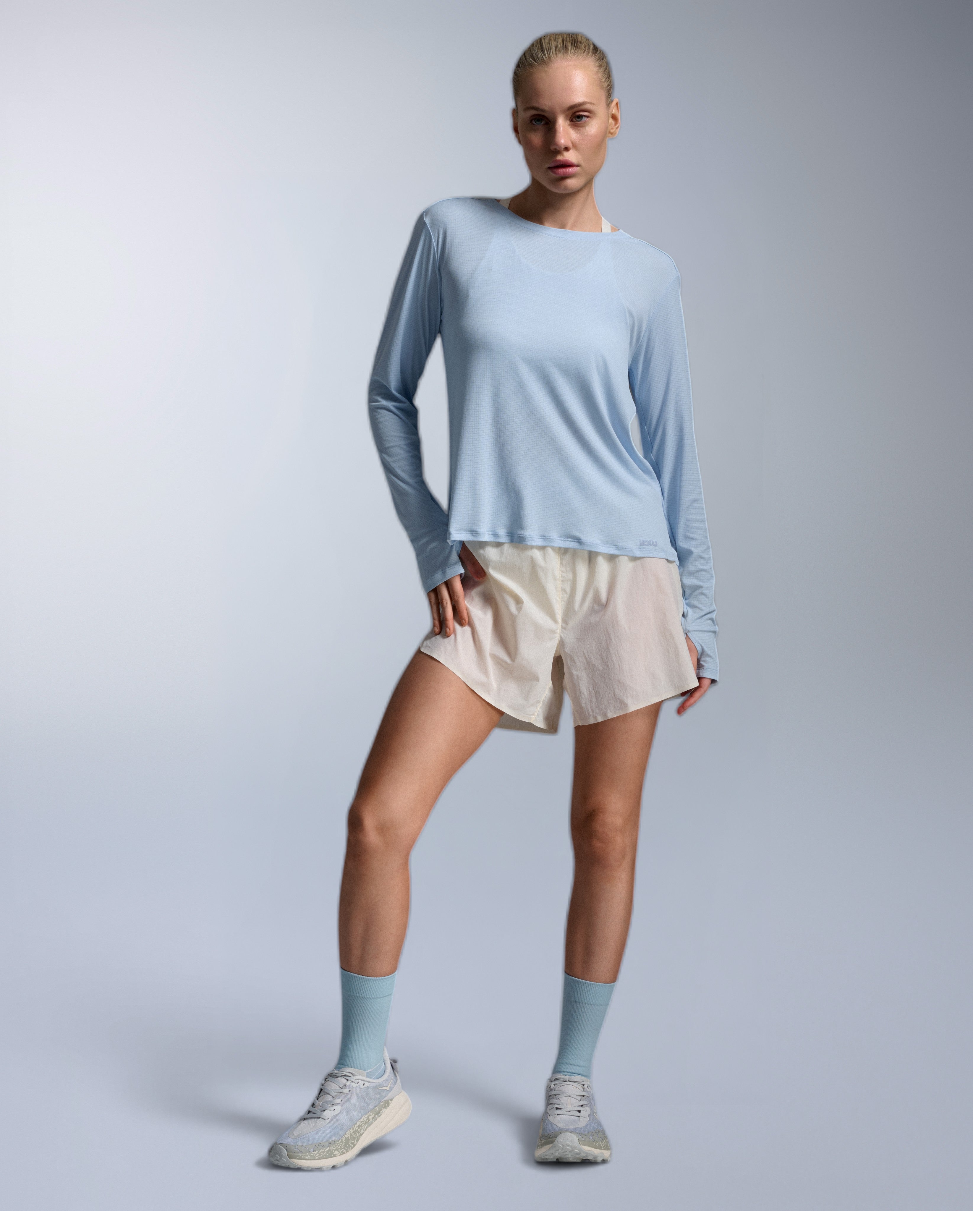 2xu-aero-trail-long-sleeve-donna-maglia-trail-azzurra-upf-50 image 3
