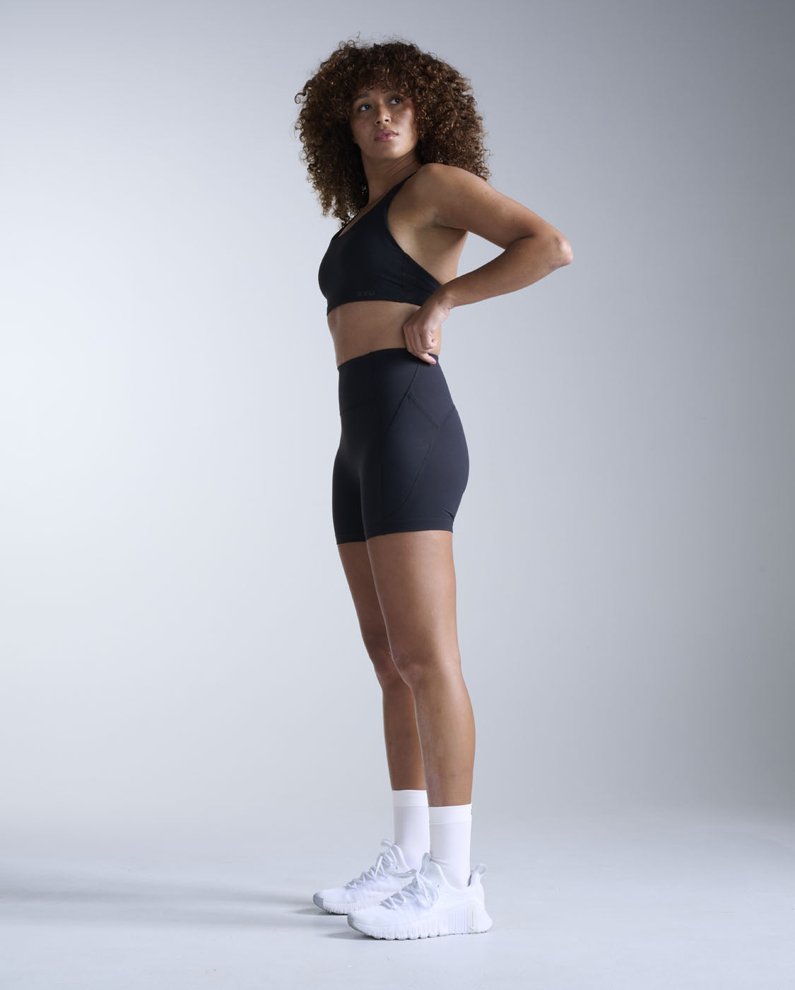 2xu-flex-hi-rise-compression-4-inch-short-shorts-compressione-donna-neri image 6
