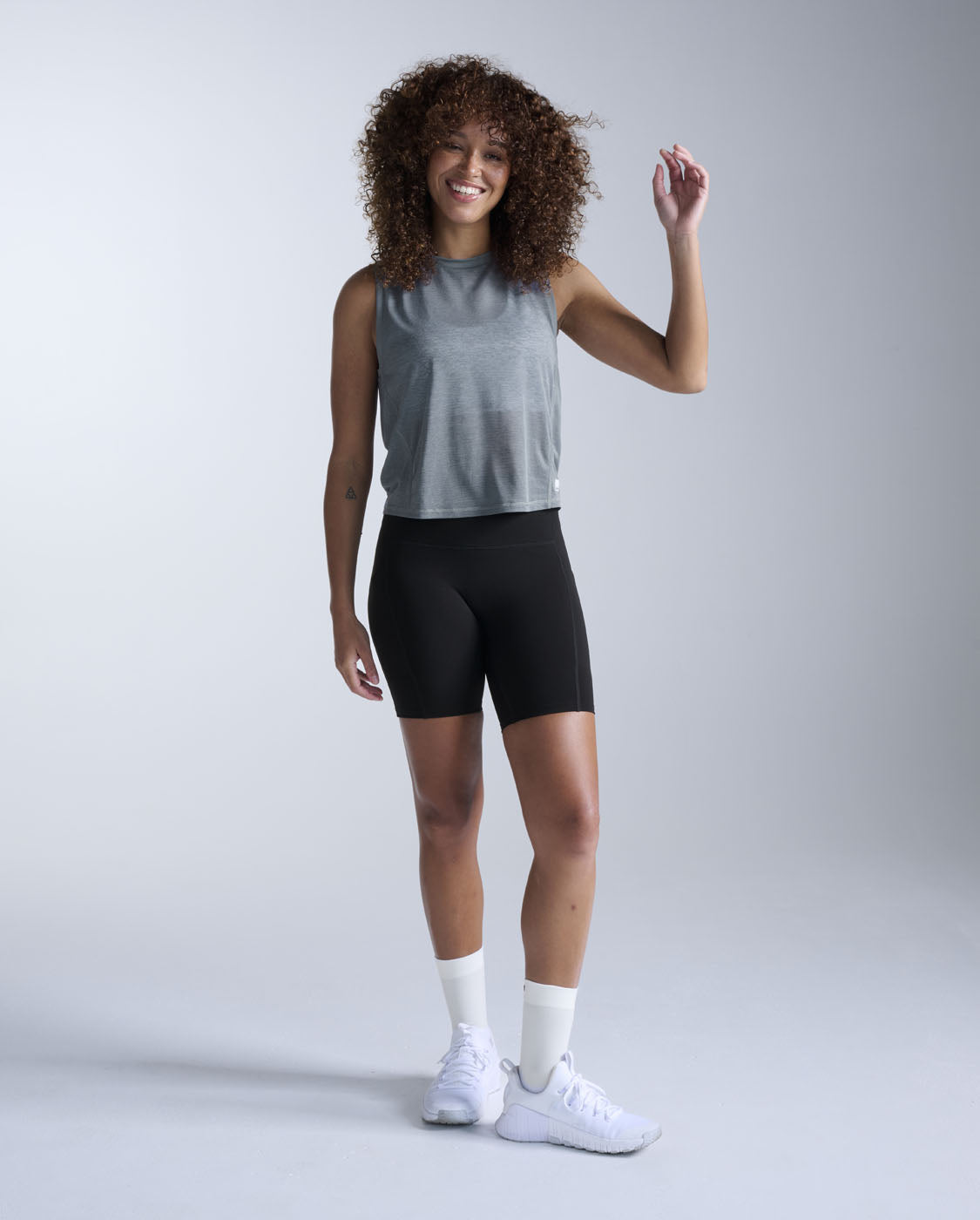2xu-relight-crop-tank-canotta-training-donna image 4