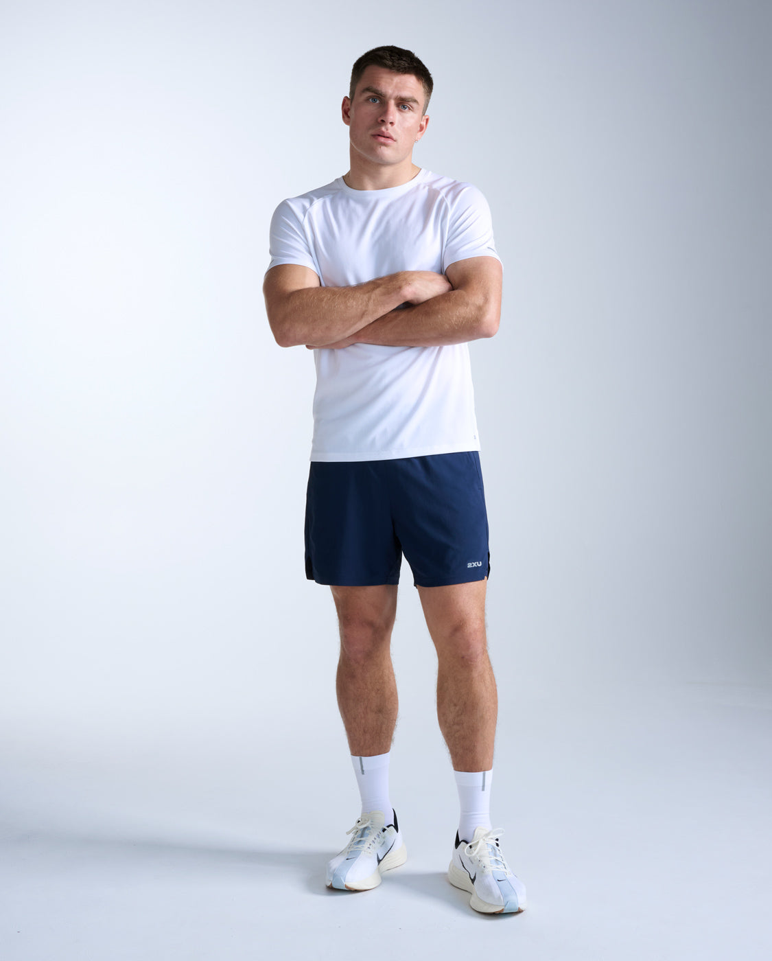 2xu-aero-tee-t-shirt-running-uomo-bianca image 6