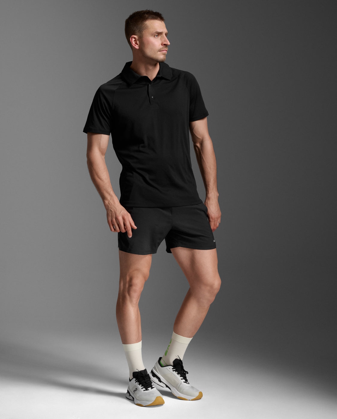 2xu-signature-polo-uomo-polo-training-nera-regular-fit image 2