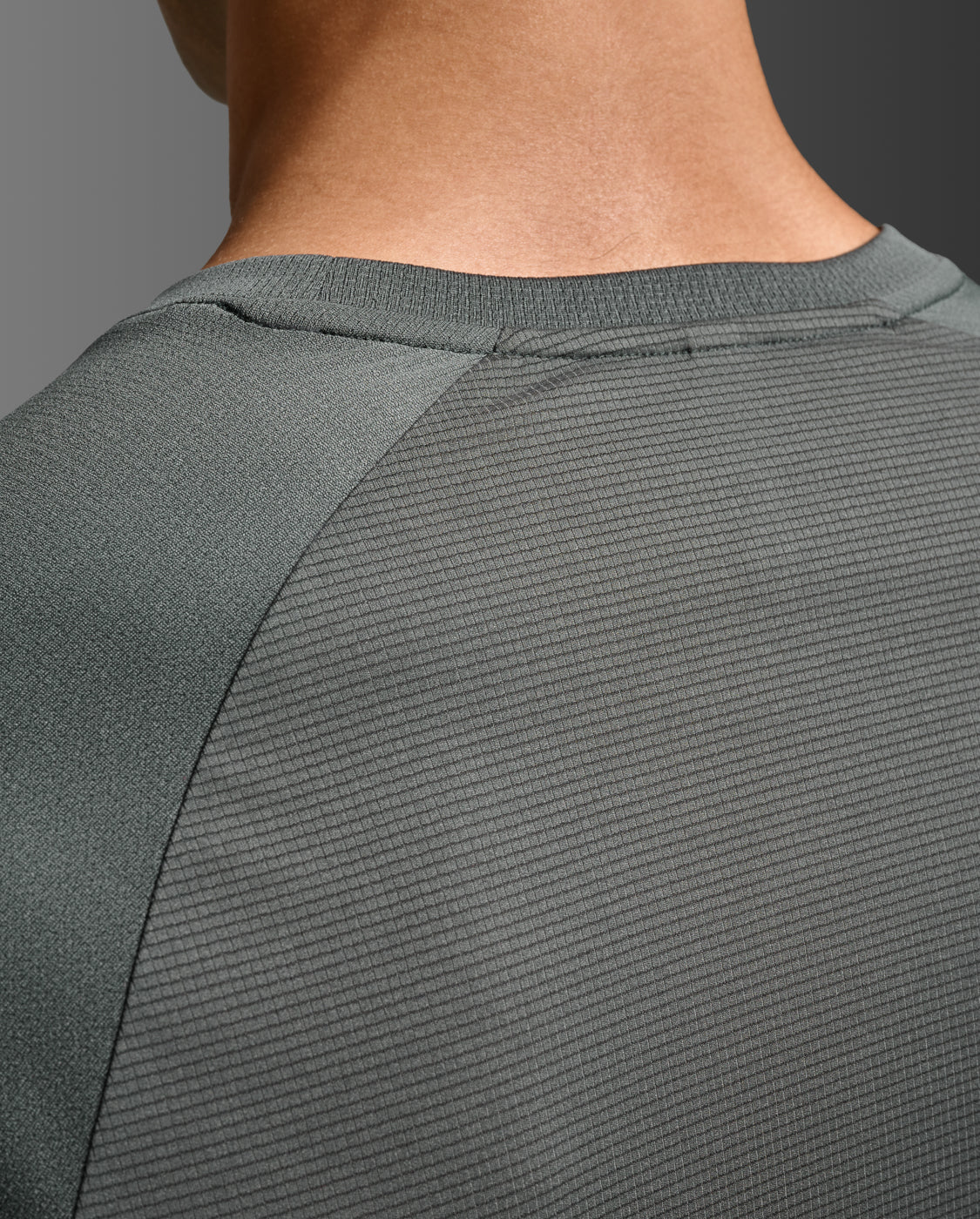 2xu-aero-long-sleeve-mesh-maglia-running-manica-lunga image 6
