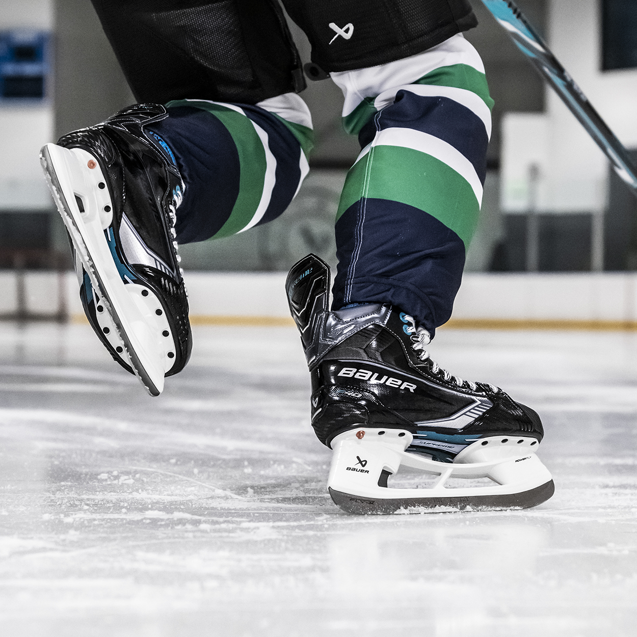 bauer-supreme-f40-pattino-hockey-senior image 3