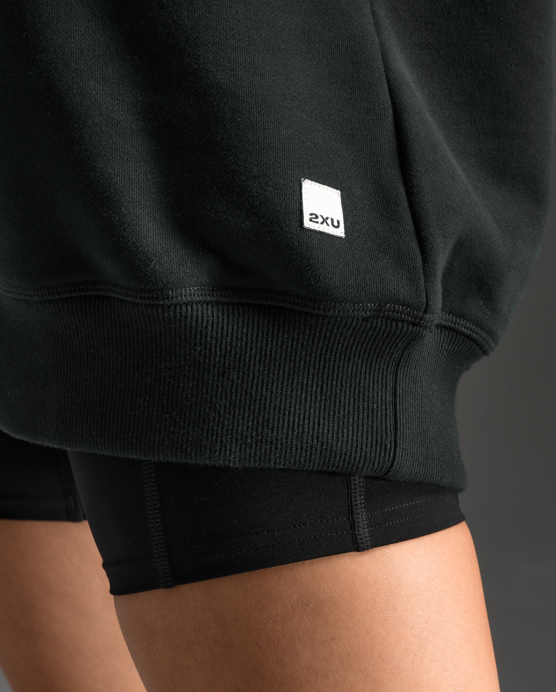 2xu-ez-oversized-organic-cotton-crew-nera-felpa-larga image 7