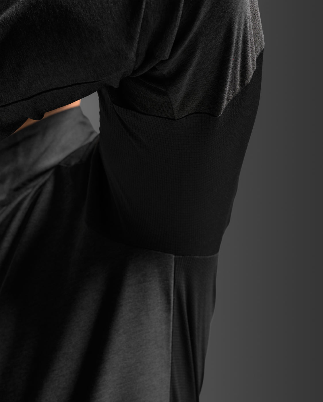 2xu-aero-1-2-zip-maglia-running-mezza-zip-nera image 8