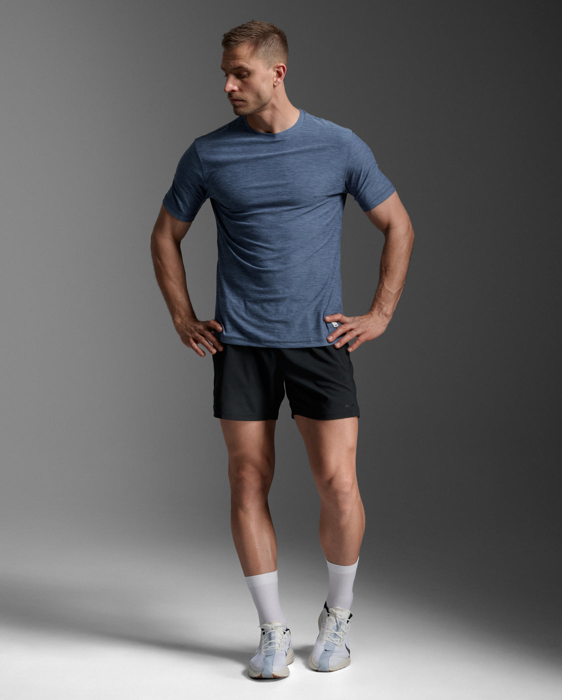 2xu-aspire-signature-tee-t-shirt-training-uomo-regular image 1