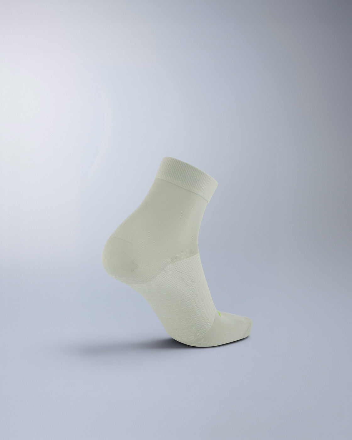 2xu-performance-crew-grip-socks-calzini-pilates-antiscivolo image 3