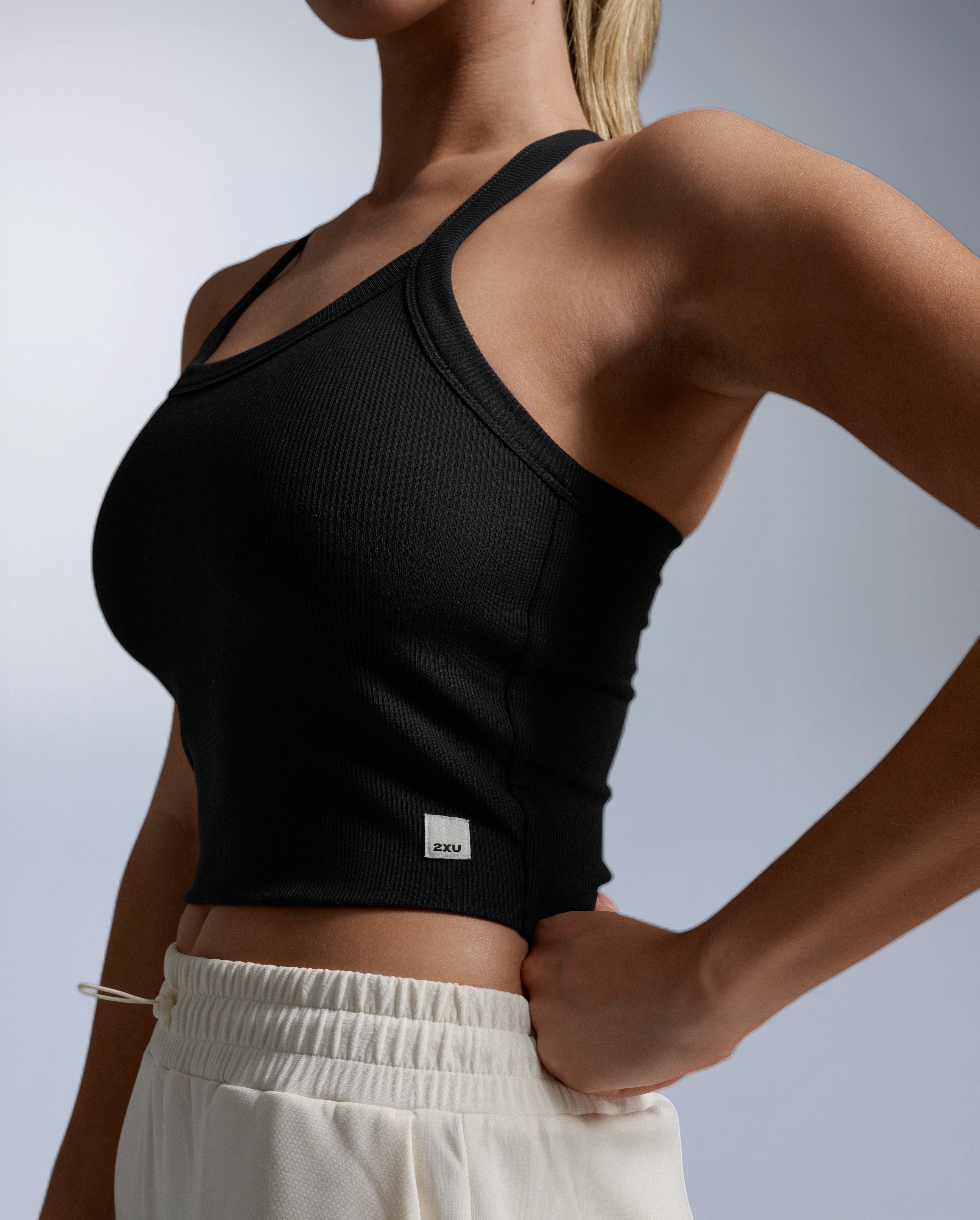 2xu-fluid-tencel-ribbed-crop-singlet-donna-nero image 2