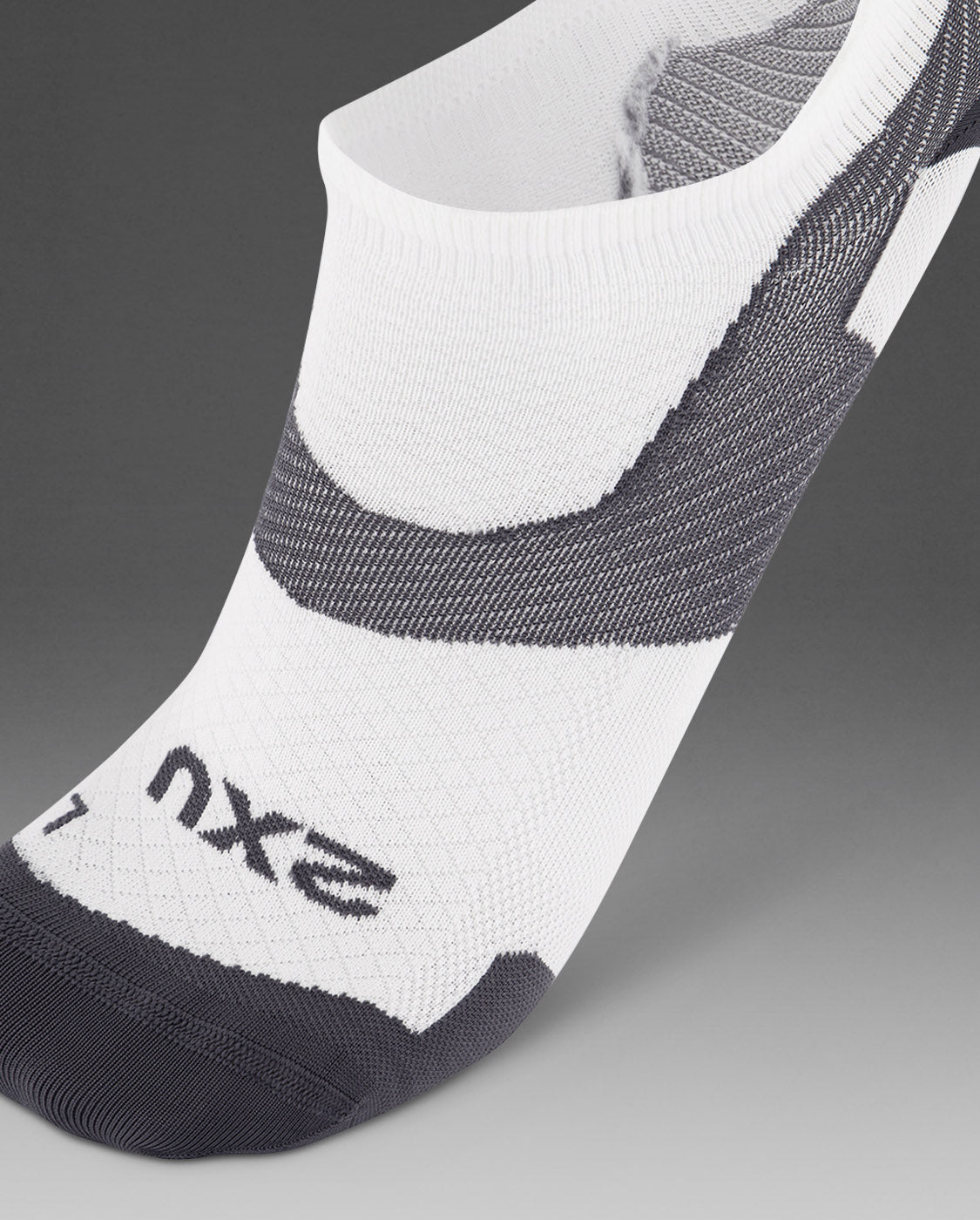 2xu-vectr-ultralight-no-show-calzini-compressione-corti image 2