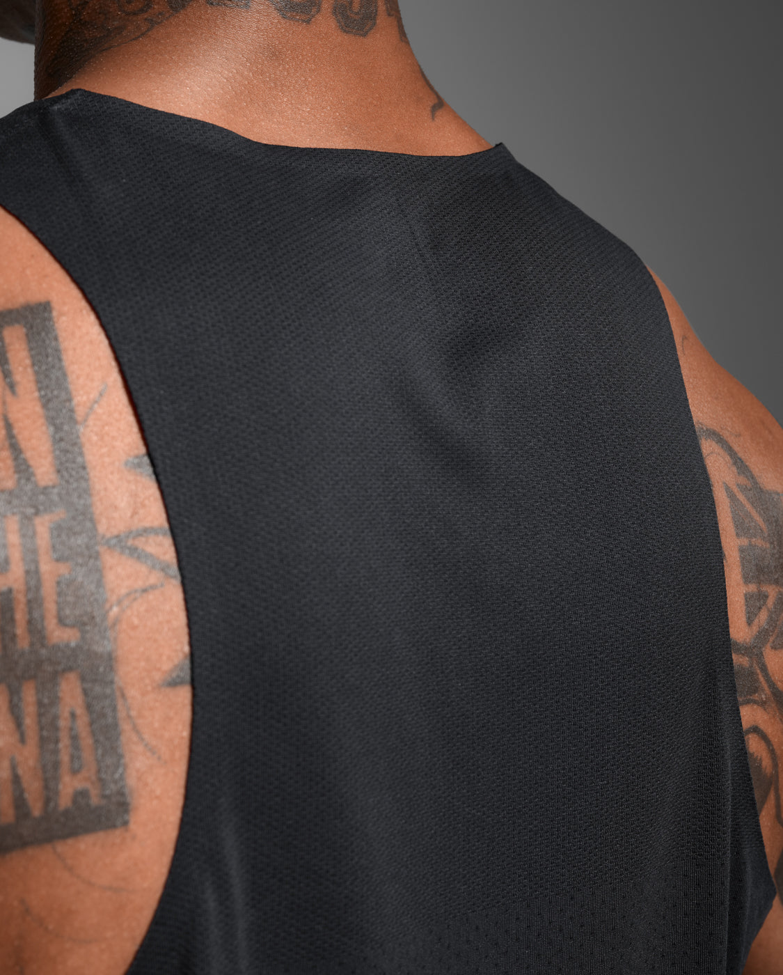 2xu-light-speed-tech-singlet-canotta-running-nero-ultraleggera-riflettente image 8