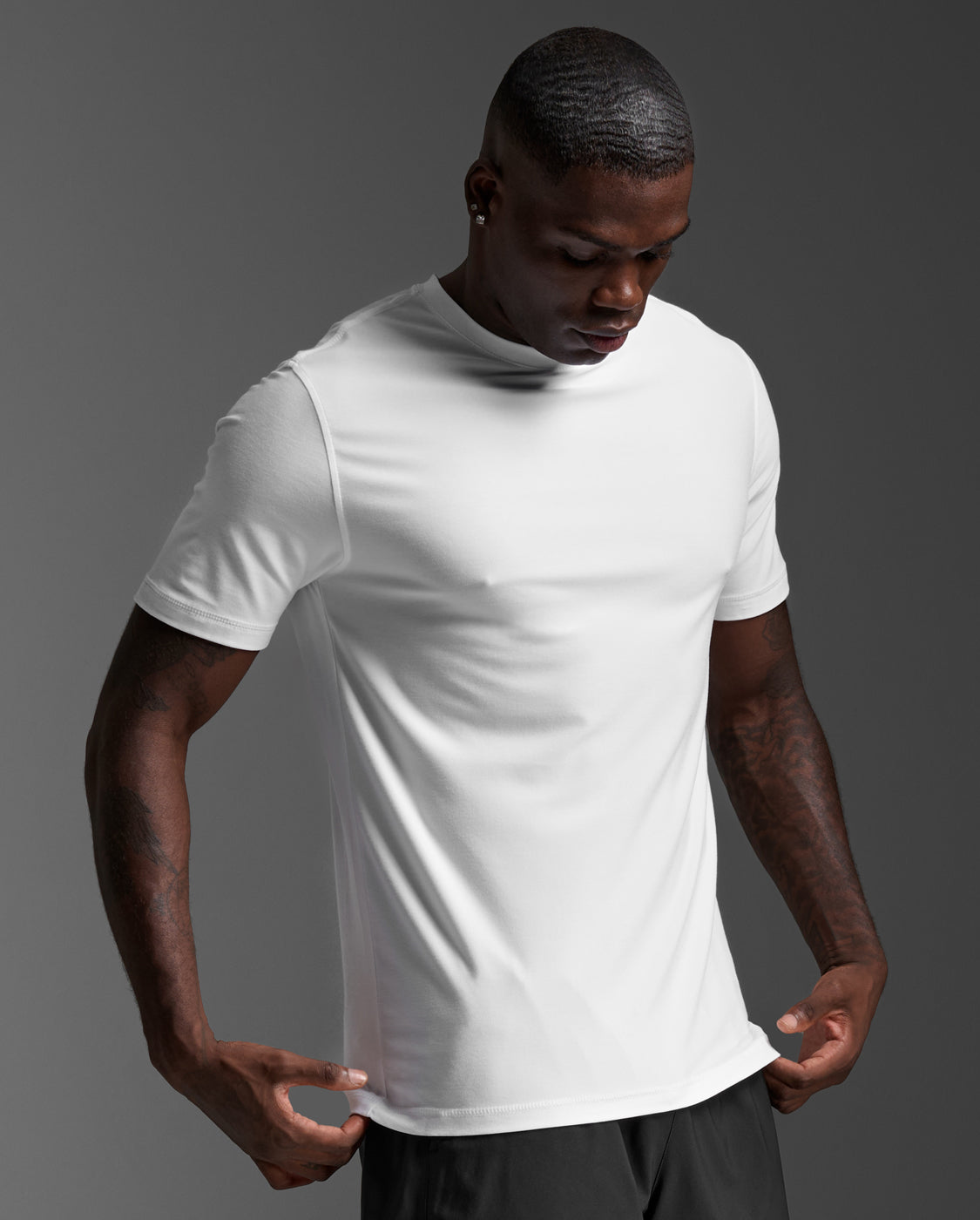 2xu-signature-tee-t-shirt-training-unisex-bianca image 5