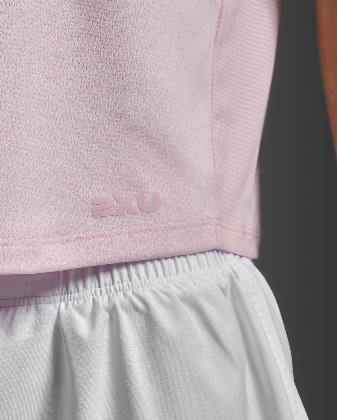 2xu-aero-mesh-crop-tank-top-crop-donna-rosa-chiaro image 7