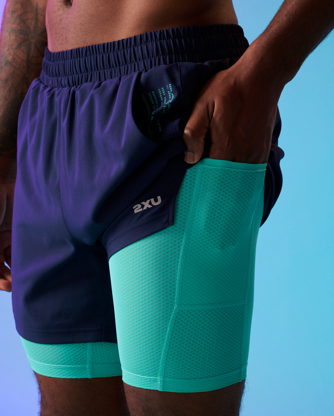 2xu-aero-mesh-2-in-1-5-inch-shorts-uomo-pantaloncini-compressione-viola image 5