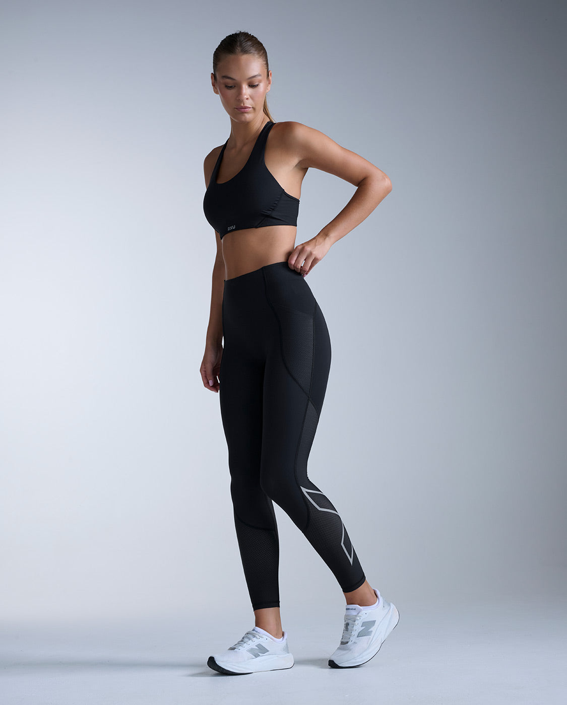 2xu-aero-mesh-hi-rise-compression-tights-nero image 4