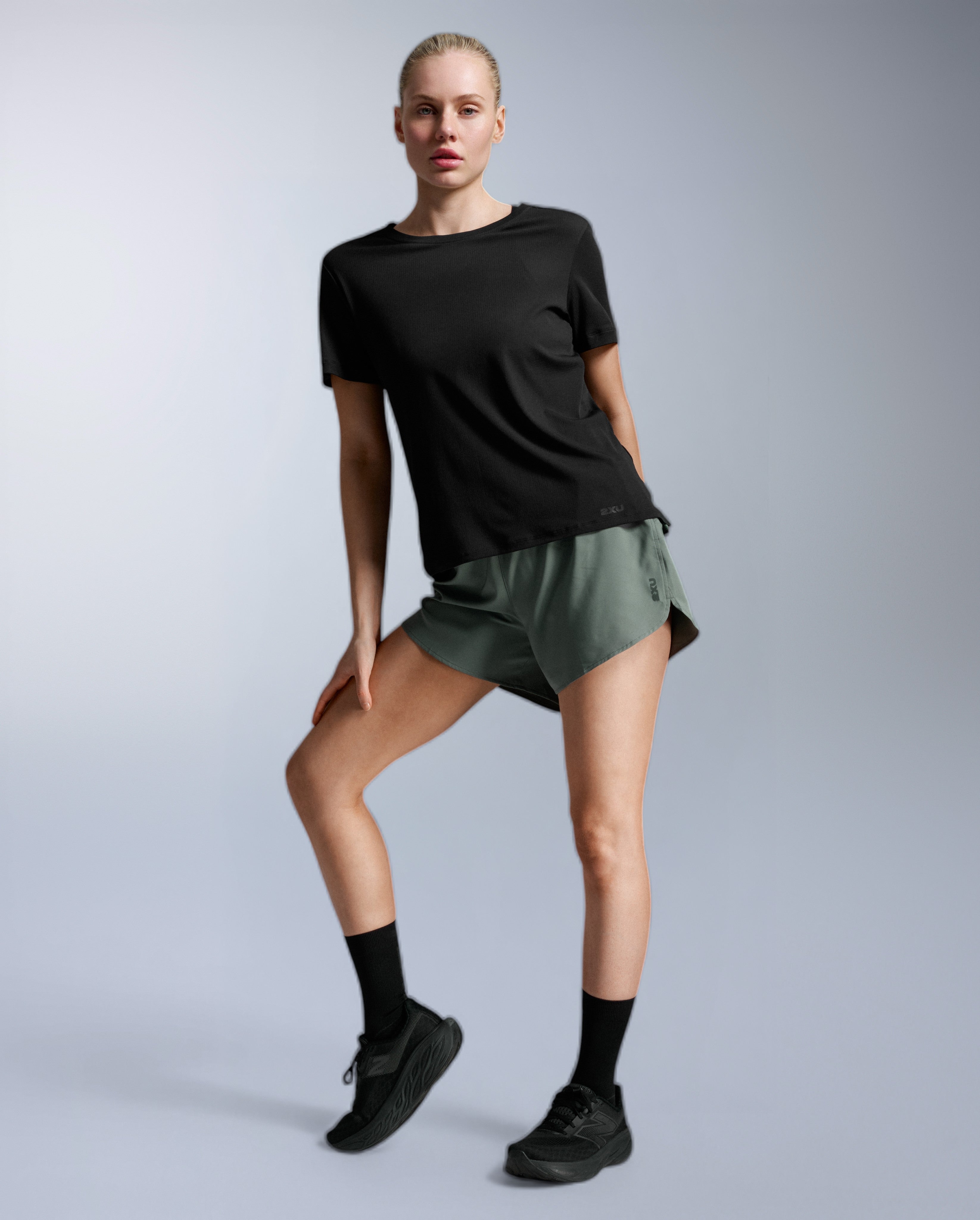 2xu-aero-trail-tee-donna-maglia-trail-nera-upf-50 image 5