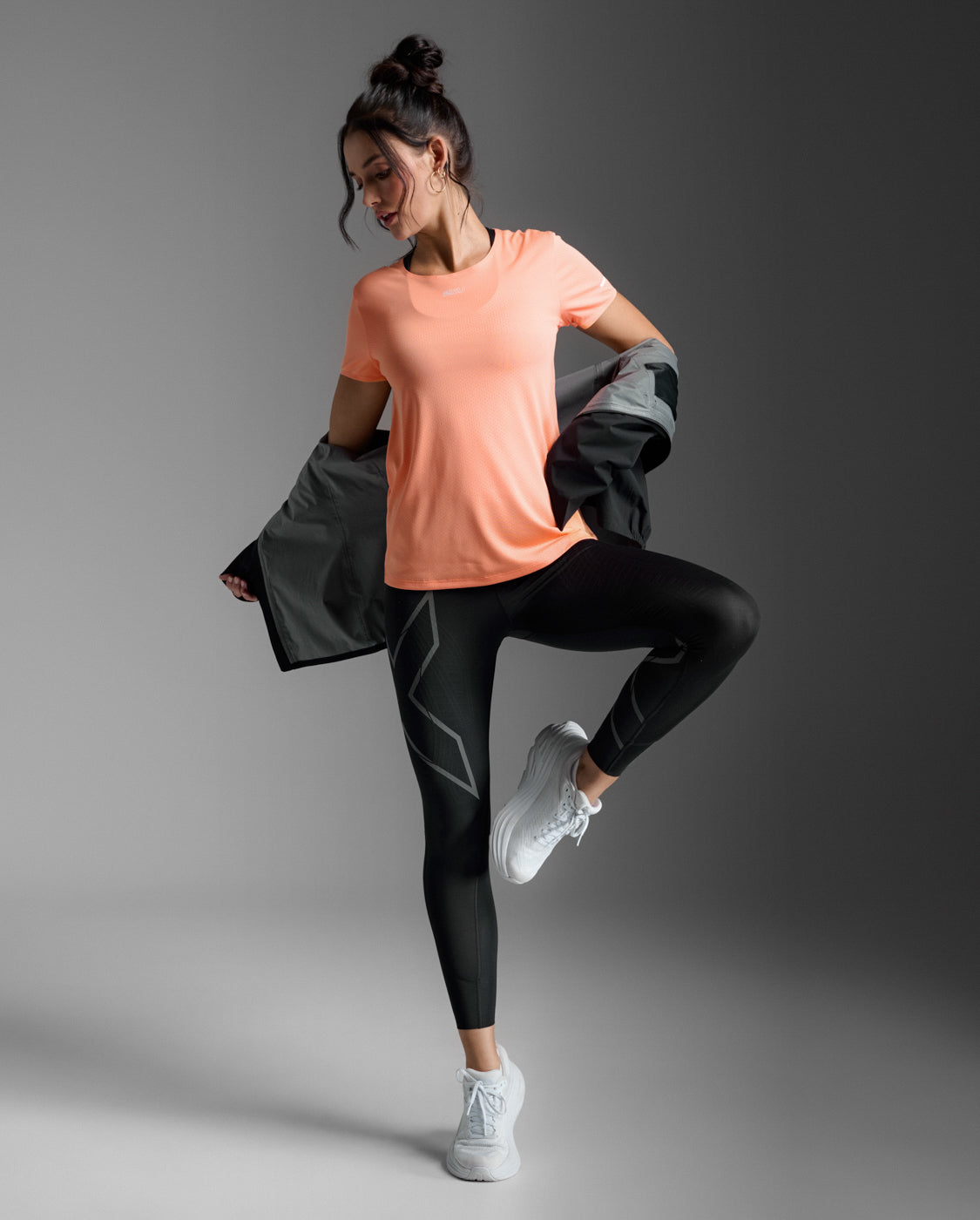 2xu-light-speed-tech-tee-donna-maglia-running-slim-rosa image 3