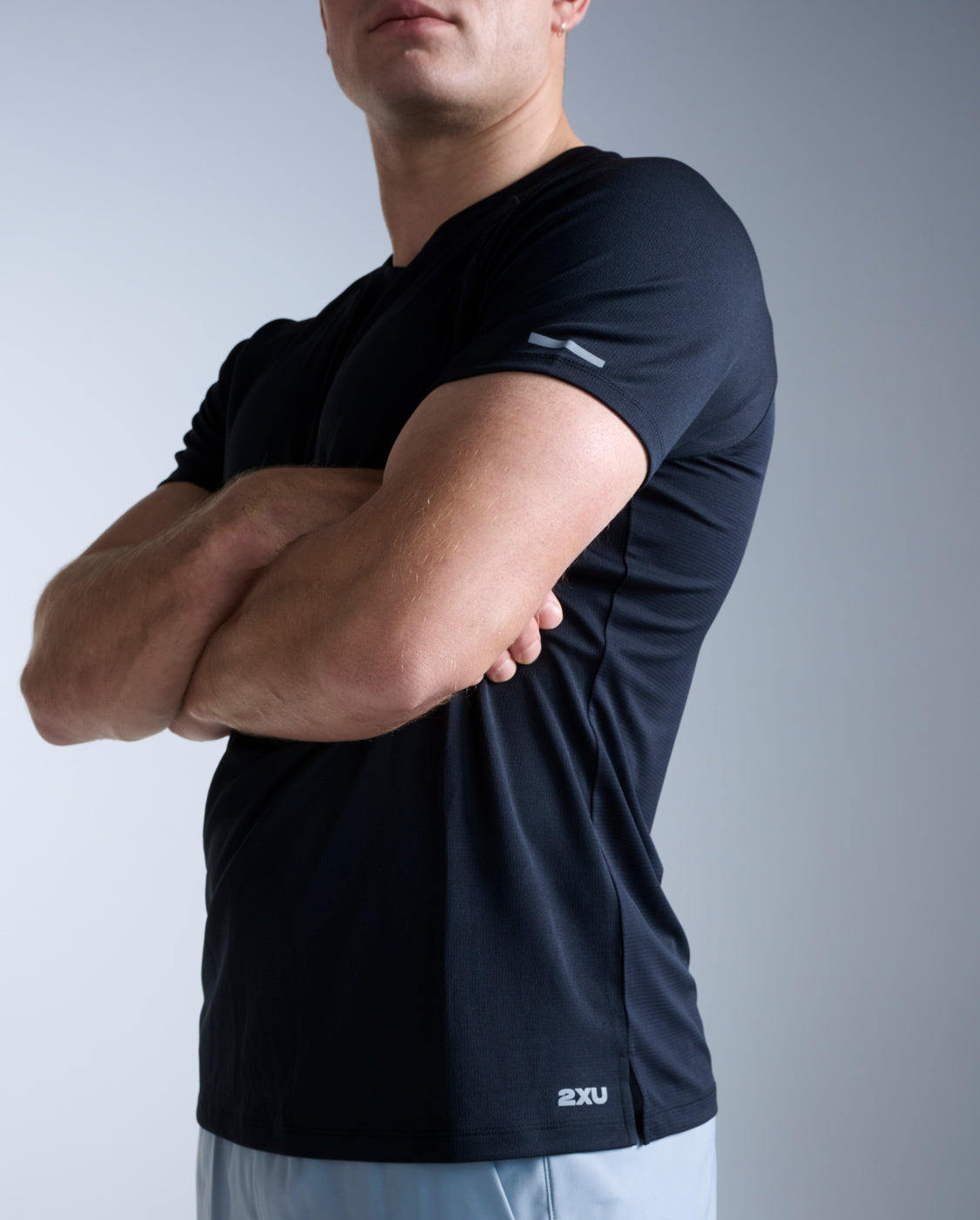 2xu-aero-tee-maglia-running-nero image 2
