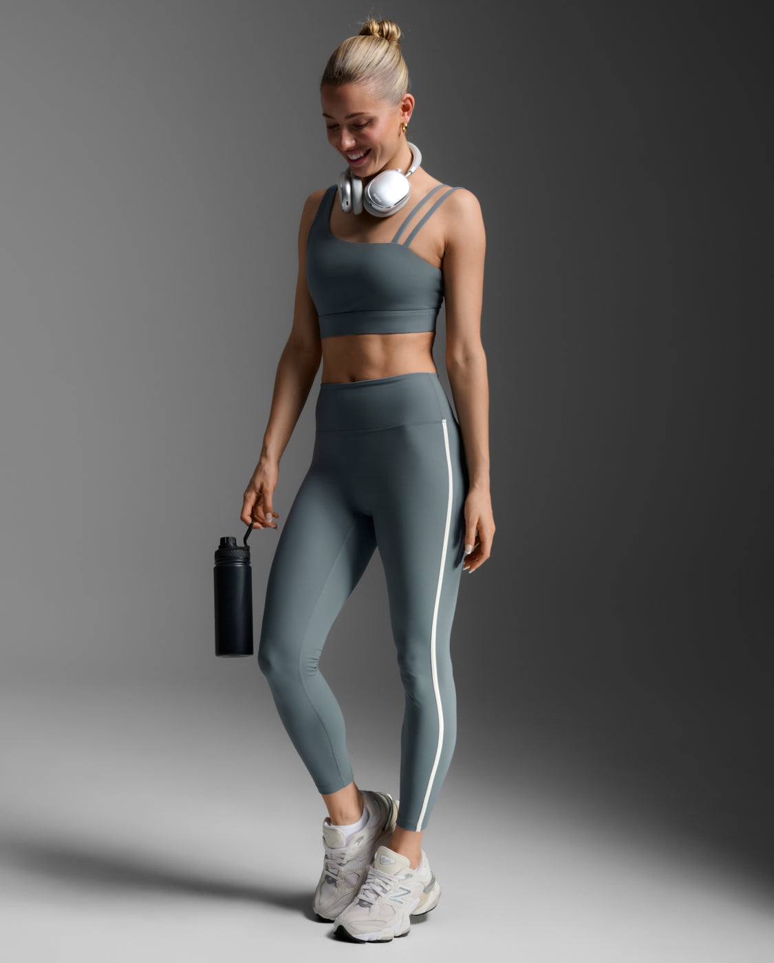2xu-form-fluid-asymmetric-bra-reggiseno-sportivo-supporto-leggero image 4