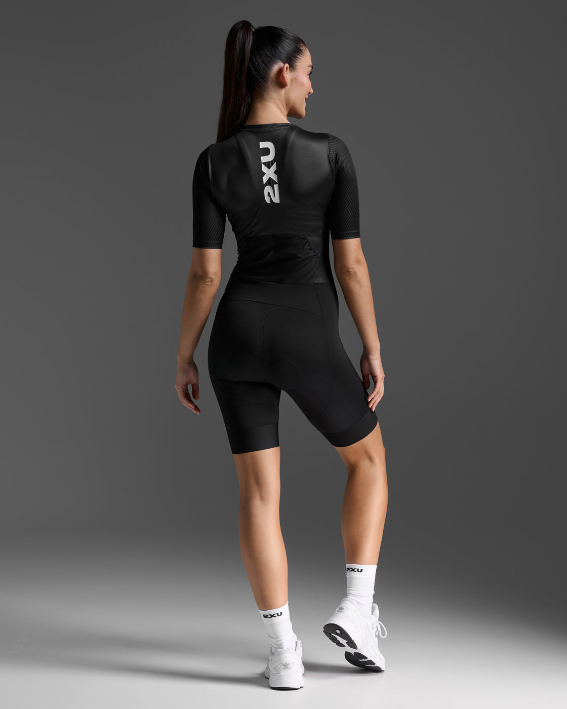 2xu-aero-hex-sleeved-trisuit-muta-triathlon-nero-bianco image 2