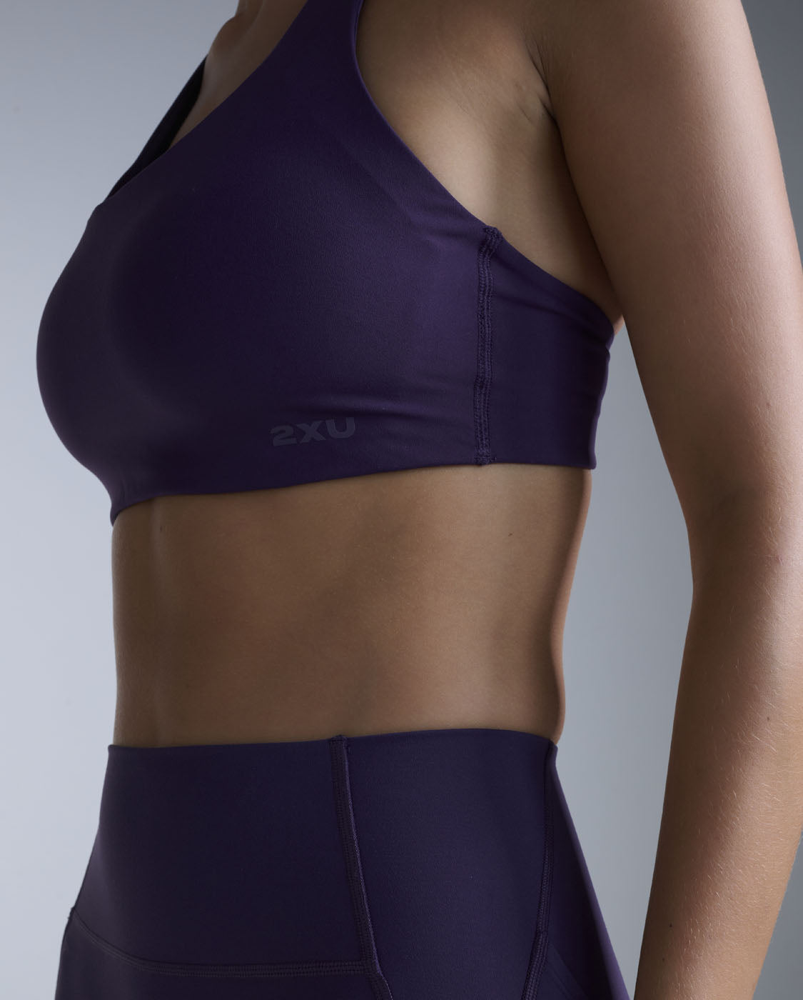 2xu-form-reggiseno-sportivo-basso-impatto-donna-viola image 5