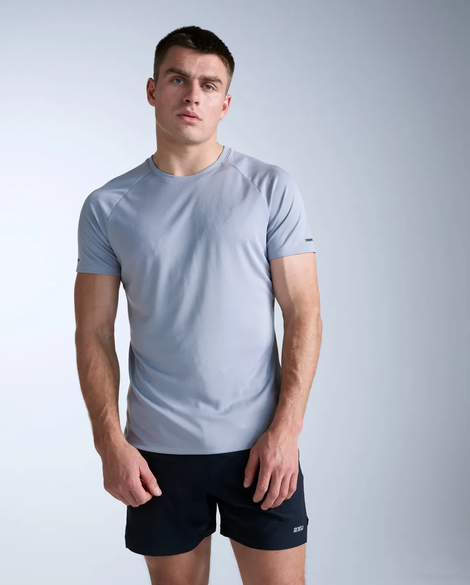 2xu-aero-tee-maglia-running-traspirante-slim-fit image 1