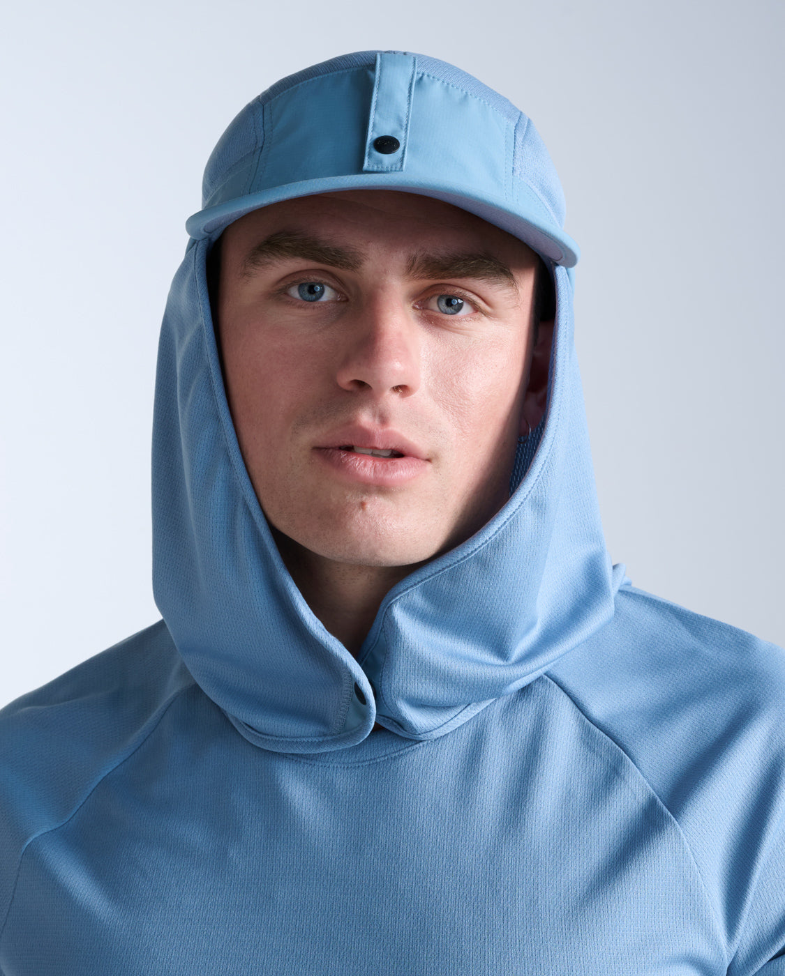 2xu-trail-legionnaire-cap-cappello-trail-unisex-blu image 1