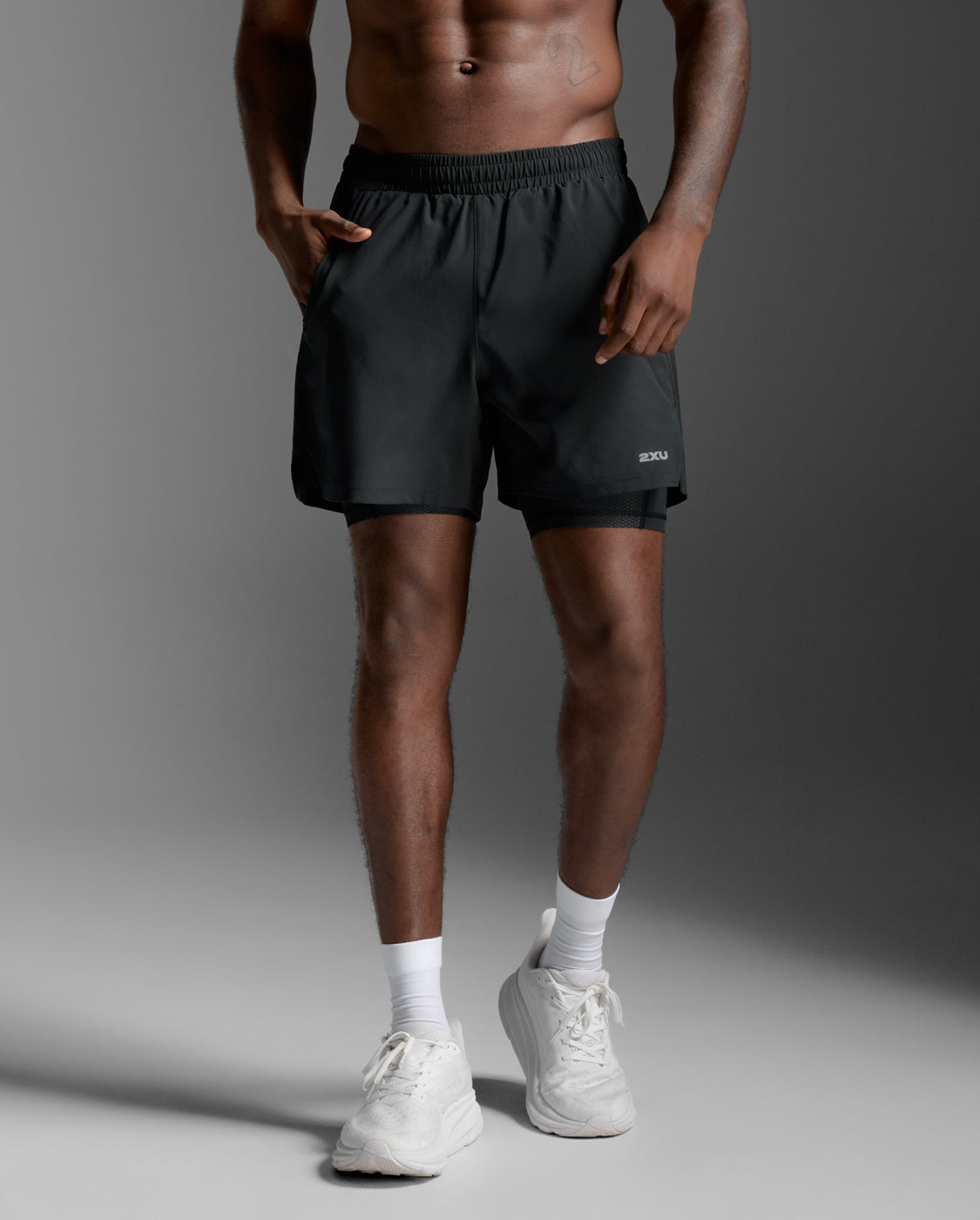 2xu-aero-mesh-2-in-1-short-5-inch-da-running-nero-base-black image 2