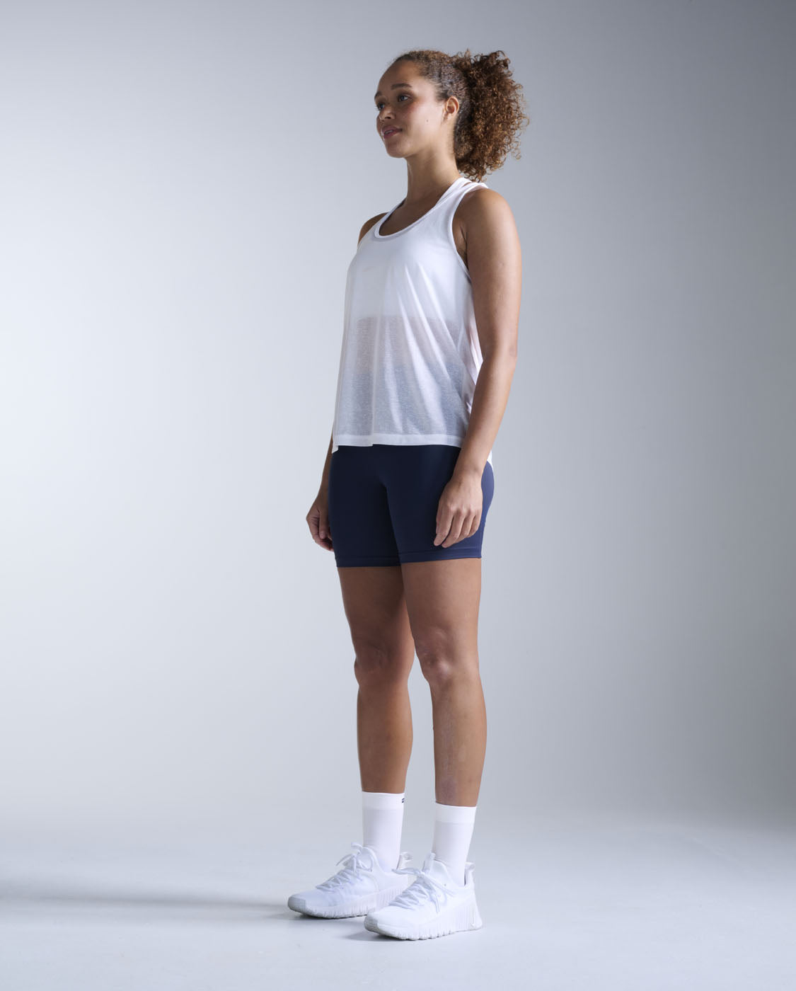 2xu-core-hi-rise-compression-game-day-5-inch-shorts-donna image 5