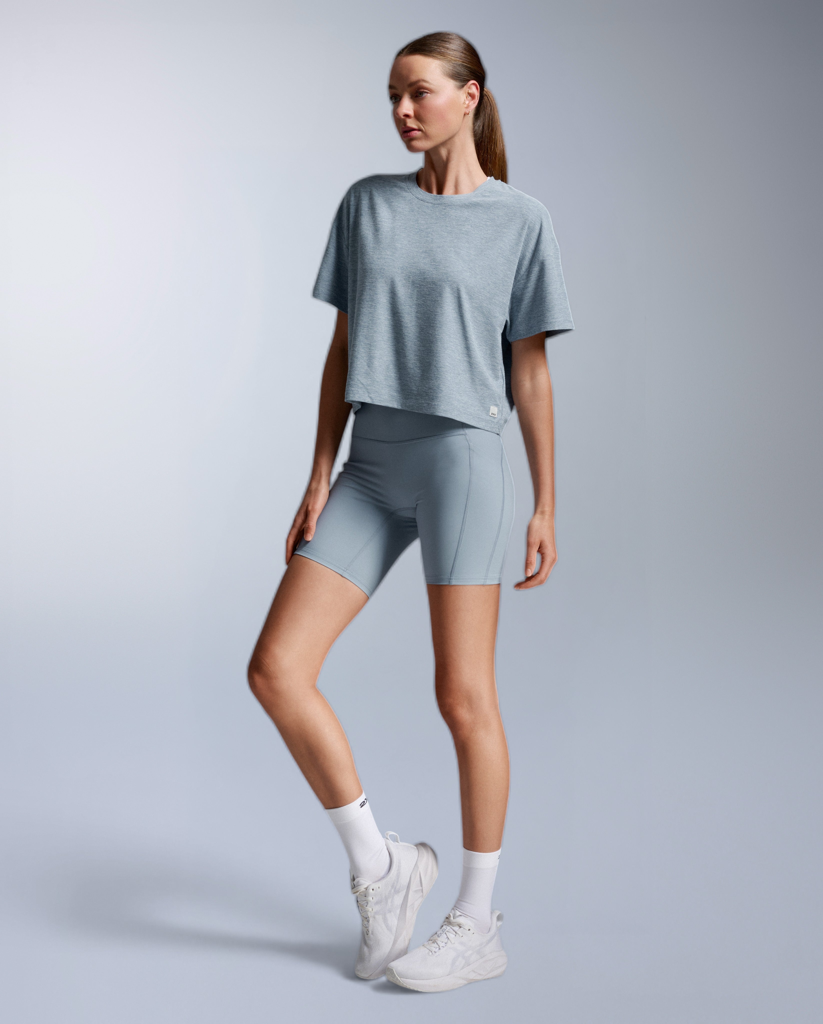 2xu-form-soft-jersey-relaxed-tee-t-shirt-donna-azzurro image 7