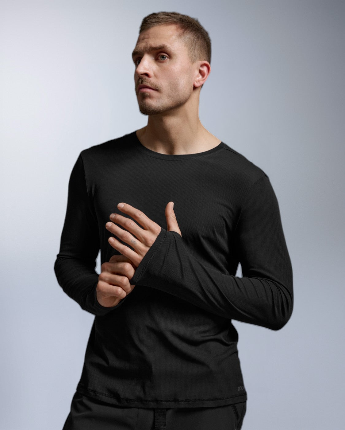 2xu-aero-trail-long-sleeve-maglia-trail-uomo-nera-manica-lunga image 1