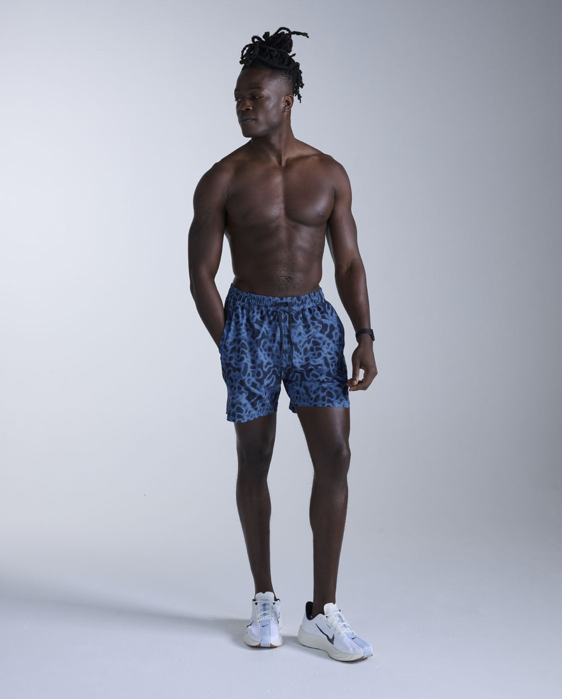 2xu-aero-hybrid-swim-shorts-5-running-e-nuoto-blu-nero image 5