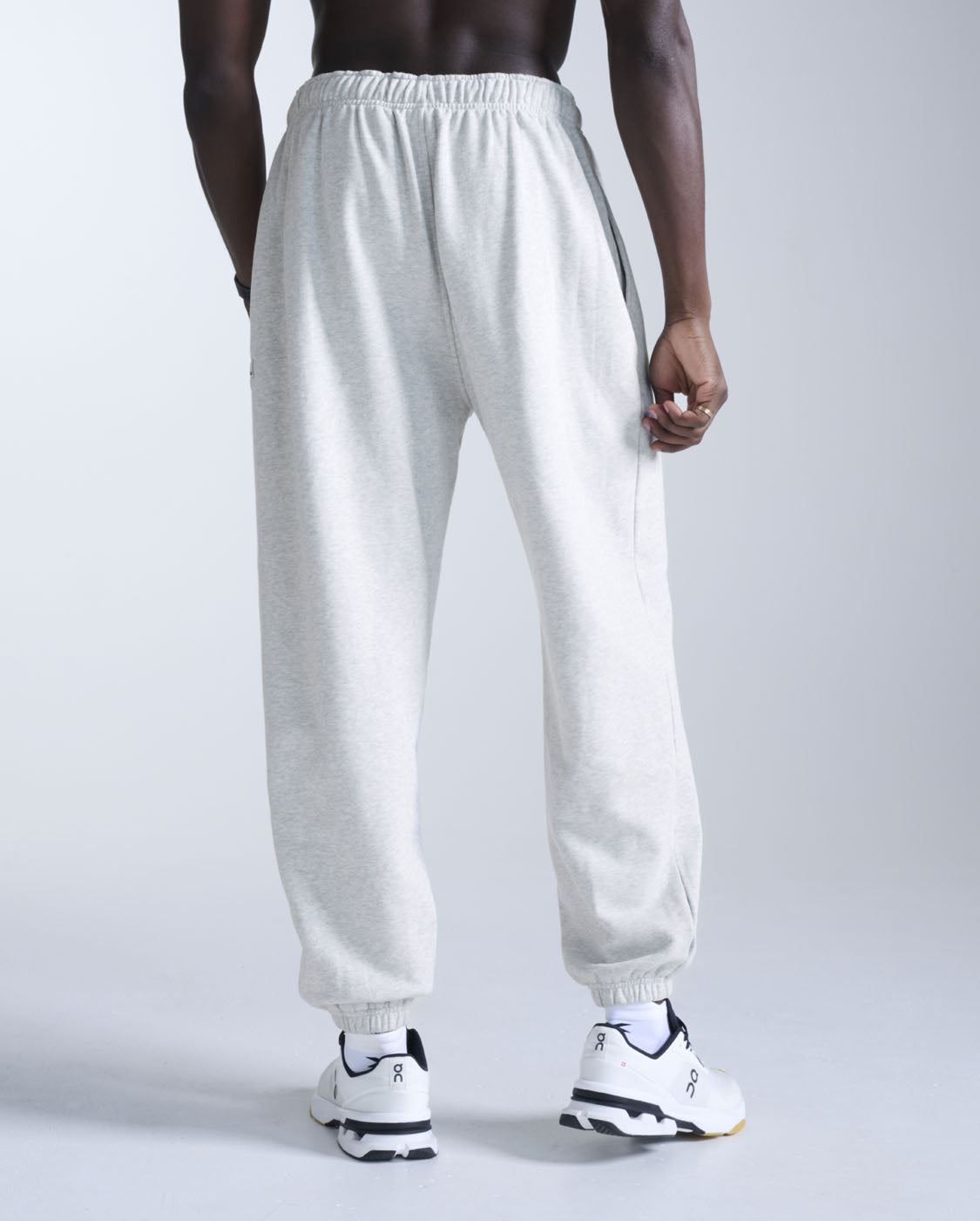 2xu-ez-oversized-organic-cotton-trackpants-pantaloni-tuta-uomo-grigio image 3