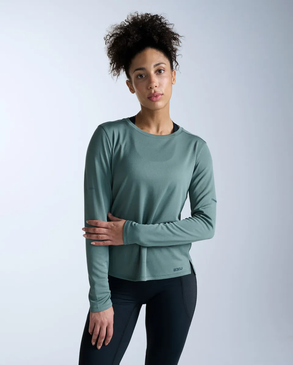 2xu-aero-manica-lunga-donna-slim-verde-running image 1